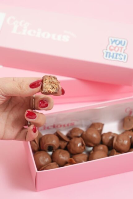 Eames plastic side chair